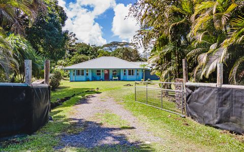 Photo of 15-1994 16th Ave, Keaau, HI 96749 (MLS # 724429)