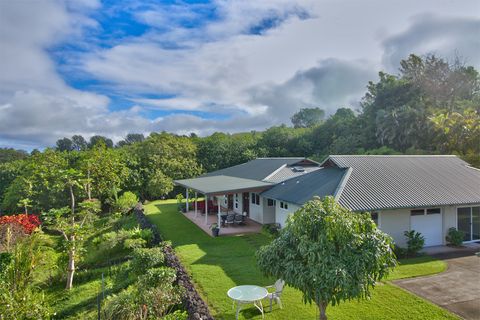 Photo of 73-1225 Kauilaniakea Dr, Kailua-Kona, HI 96740 (MLS # 721514)