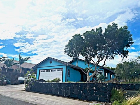 Photo of 68-3511 Kupunakane Pl, Waikoloa, HI 96738 (MLS # 732997)