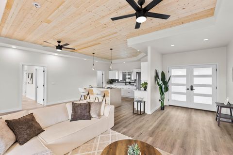 Photo of 15-2063 6th Ave, Keaau, HI 96749 (MLS # 727755)