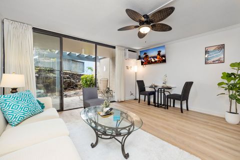 Photo of 75-5888 Alii Drive #B2, Kailua-Kona, HI 96740 (MLS # 726290)