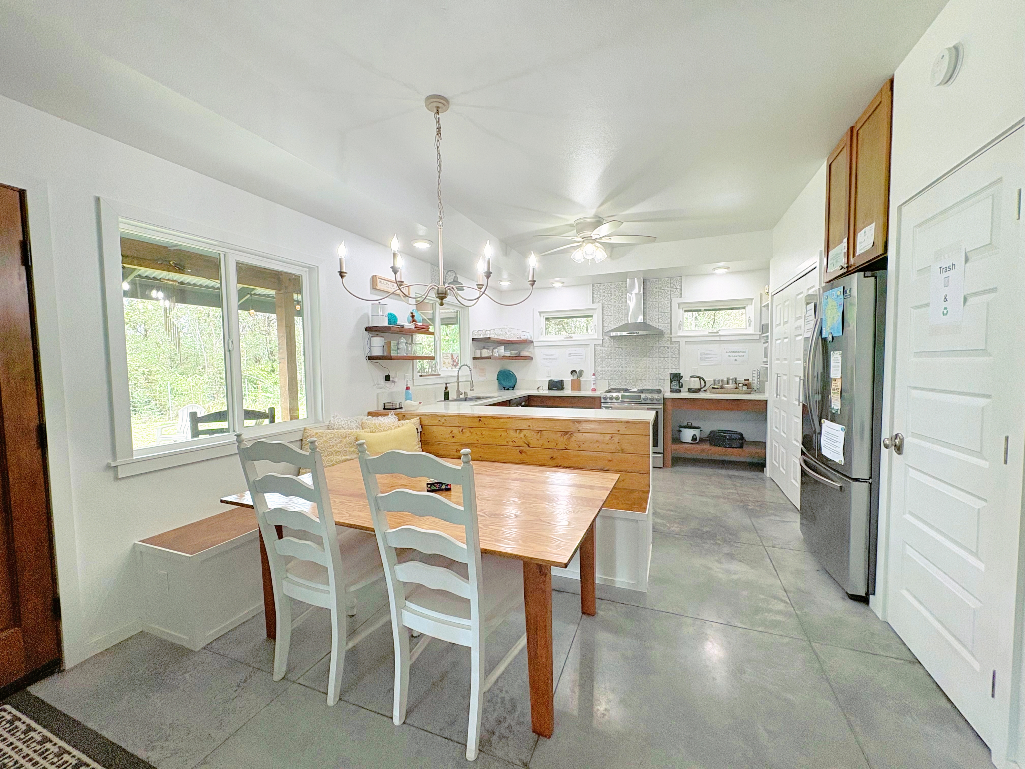 Spacious kitchen with built in bench