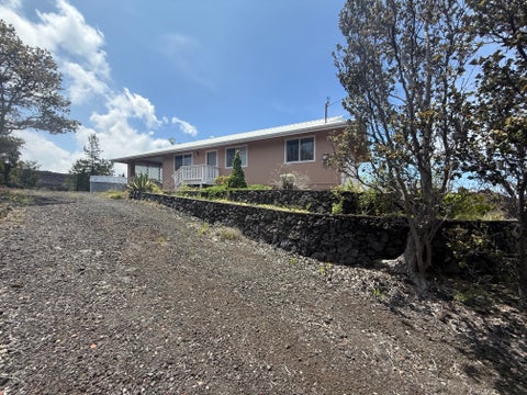 Photo of 92-8270 Pineapple Pkwy, Ocean View, HI 96737 (MLS # 732226)