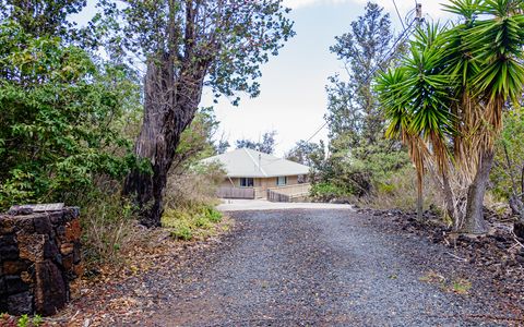 Photo of 92-1804 Keaka Pkwy, Ocean View, HI 96737 (MLS # 730657)