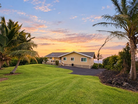 Photo of 94-5839 Kilo Makani Pl, Naalehu, HI 96772 (MLS # 734238)