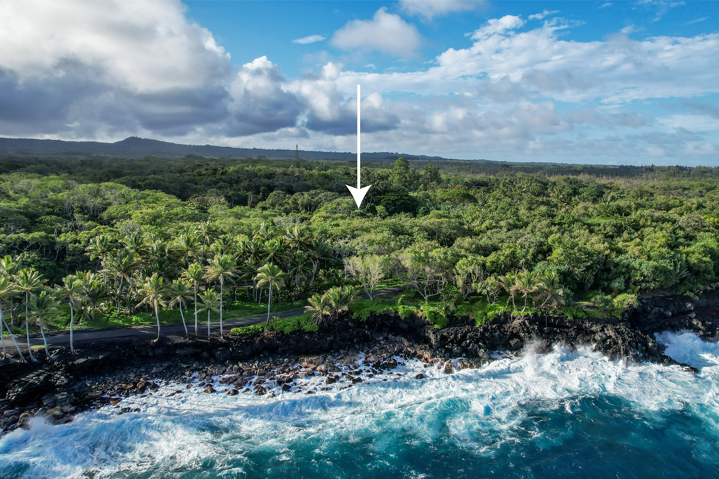 Located along the beautiful ?Red Road? in Opihikao