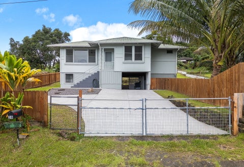Photo of 39 Ekaha St, Hilo, HI 96720 (MLS # 733157)