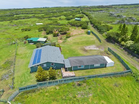 Photo of 93-7015 Kamaoa Rd, Naalehu, HI 96772 (MLS # 727271)