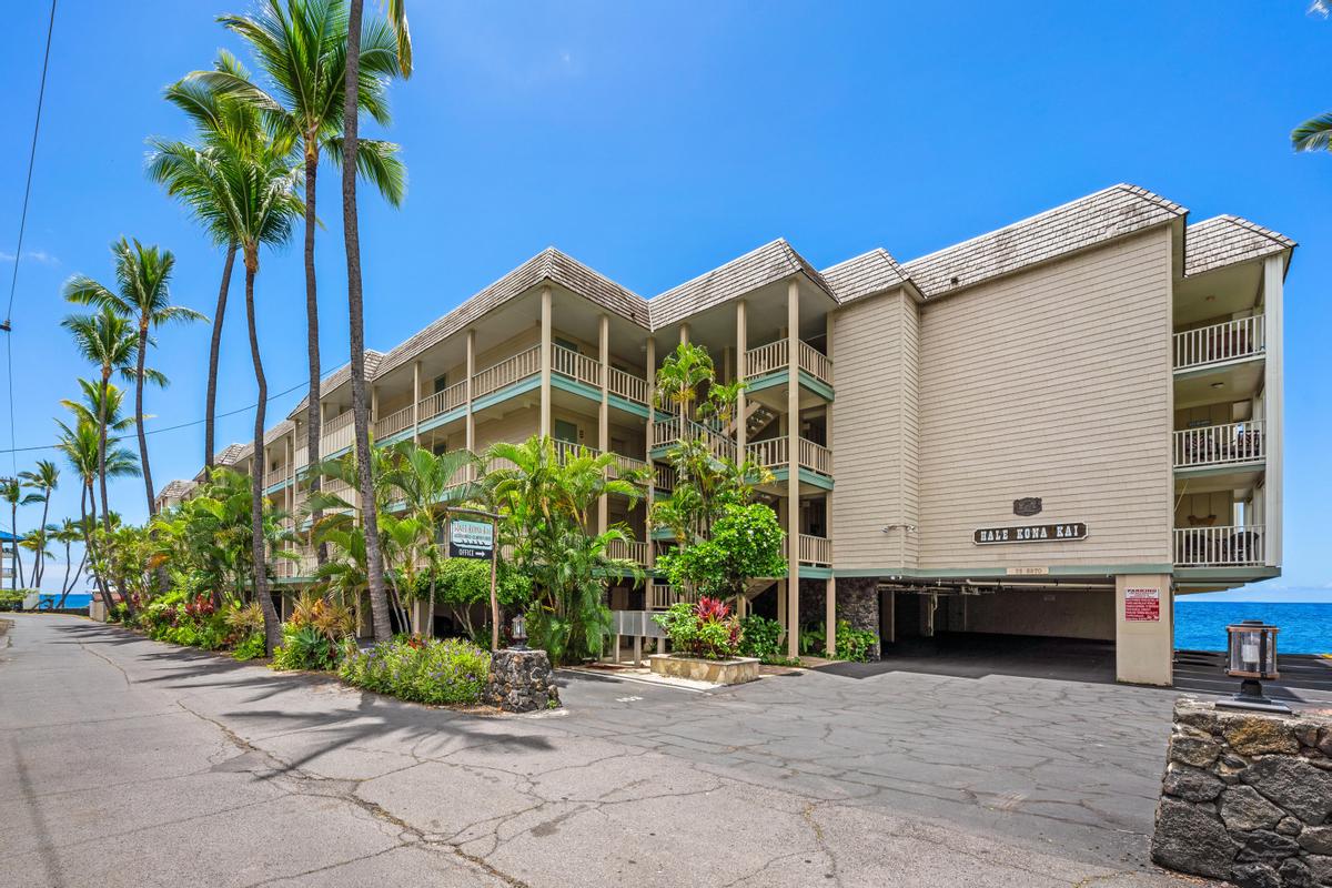 75-5870 KAHAKAI RD 308