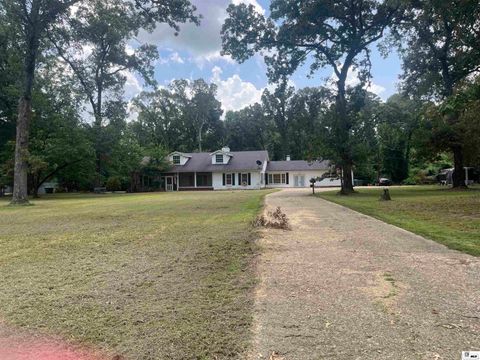 Homes For Sale - 1604 Woodland Place<br/> Bastrop, LA 71220