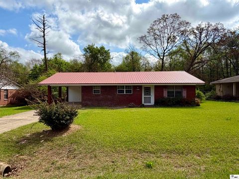 Homes For Sale - 307 Parvin Drive<br/> Bastrop, LA 71220