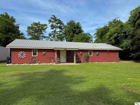 Homes For Sale - 1010 W Bear Lake Road<br/> Madison County, Tallulah, LA 71282