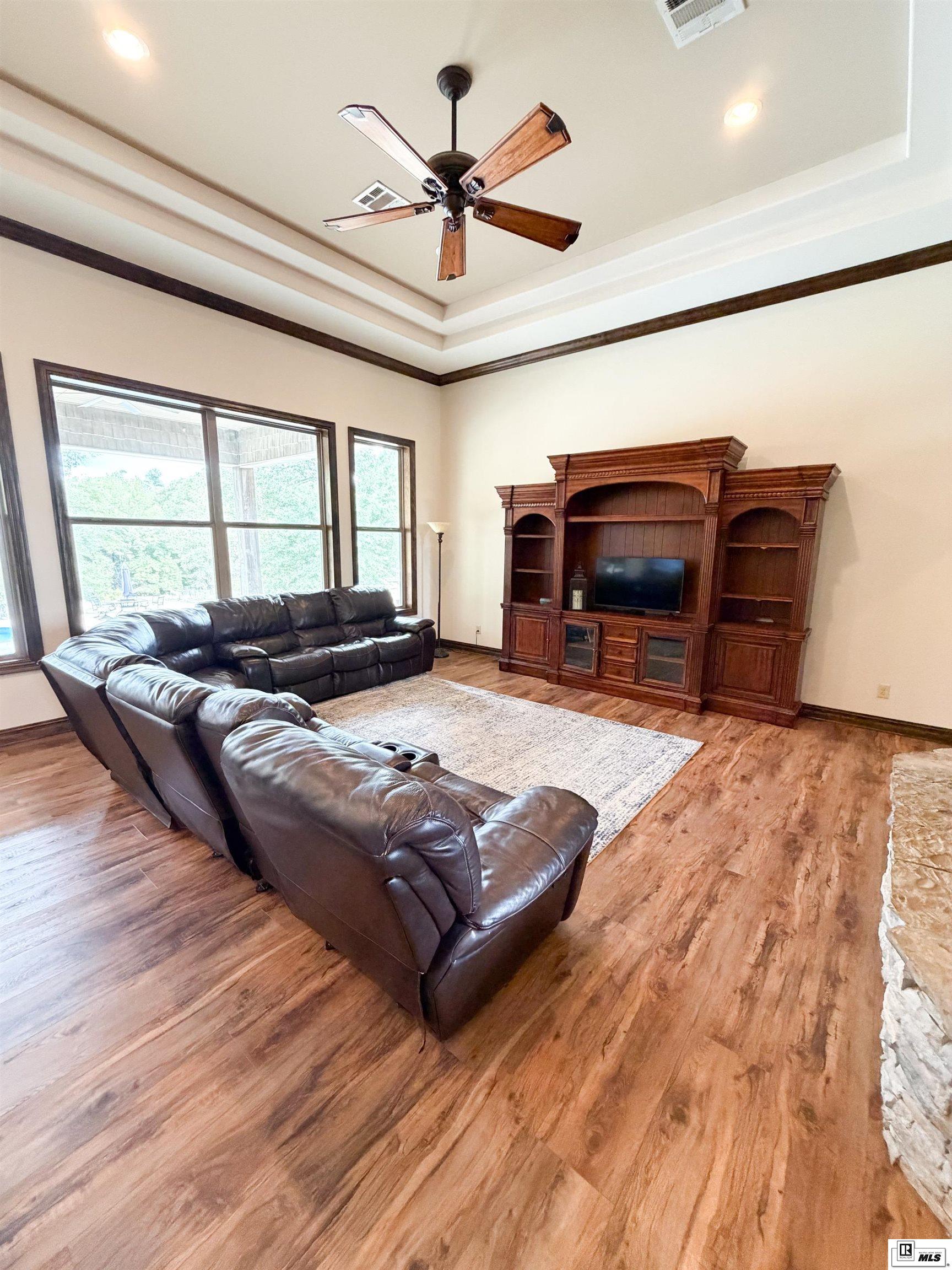 Listing 23