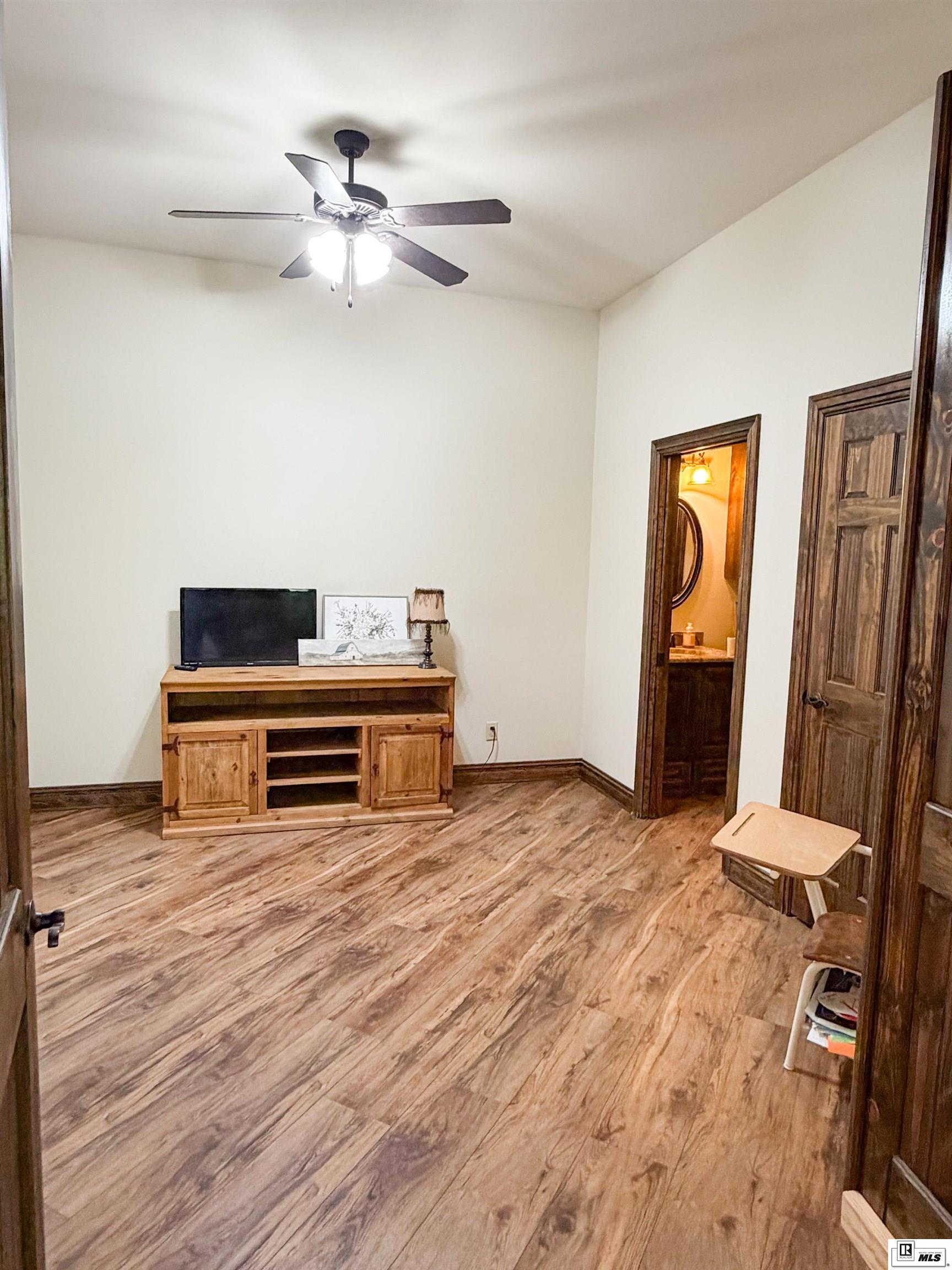 Listing 23