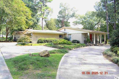 Homes For Sale - 1406 Country Club Road<br/> Bastrop, LA 71220