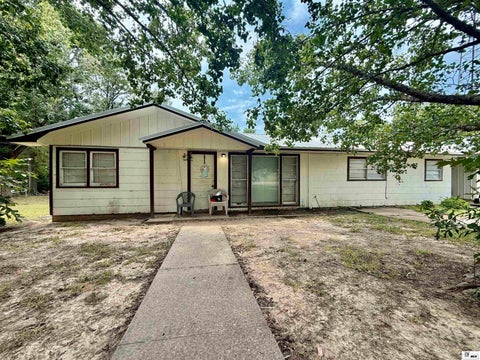 Homes For Sale - 124 Kennedy Street<br/> Marion, LA 71260
