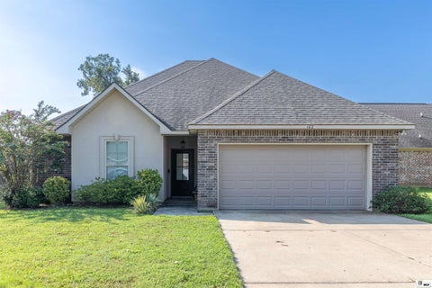 Homes For Sale - 102 Briar Trace<br/> Monroe, LA 71203