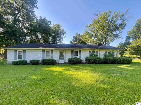 Homes For Sale - 1104 Maple Street<br/> Madison County, Tallulah, LA 71282