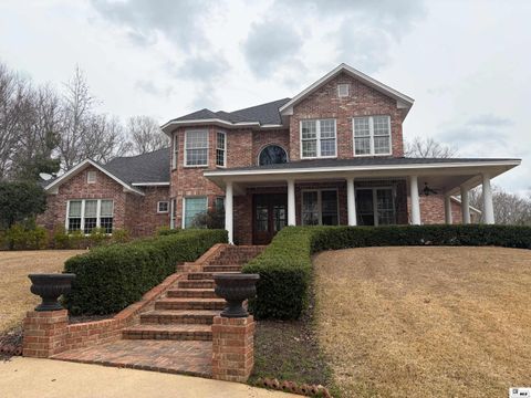 Homes For Sale - 327 Jefferson Oaks Drive<br/> Ruston, LA 71270