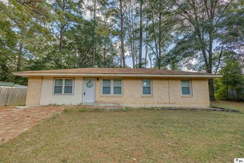 Homes For Sale - 10632 Azalea Drive<br/> Bastrop, LA 71220