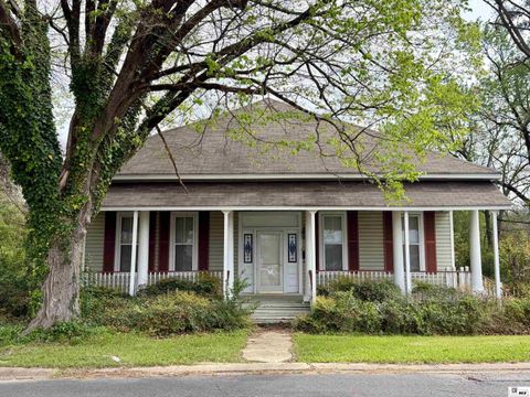 Homes For Sale - 2209 Pine Street<br/> Winnsboro, LA 71295