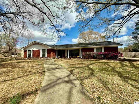 Homes For Sale - 1800 Evangeline Drive<br/> Bastrop, LA 71220