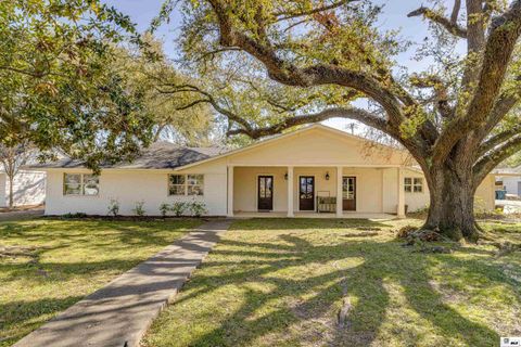 Homes For Sale - 2100 Valencia Avenue<br/> Monroe, LA 71201