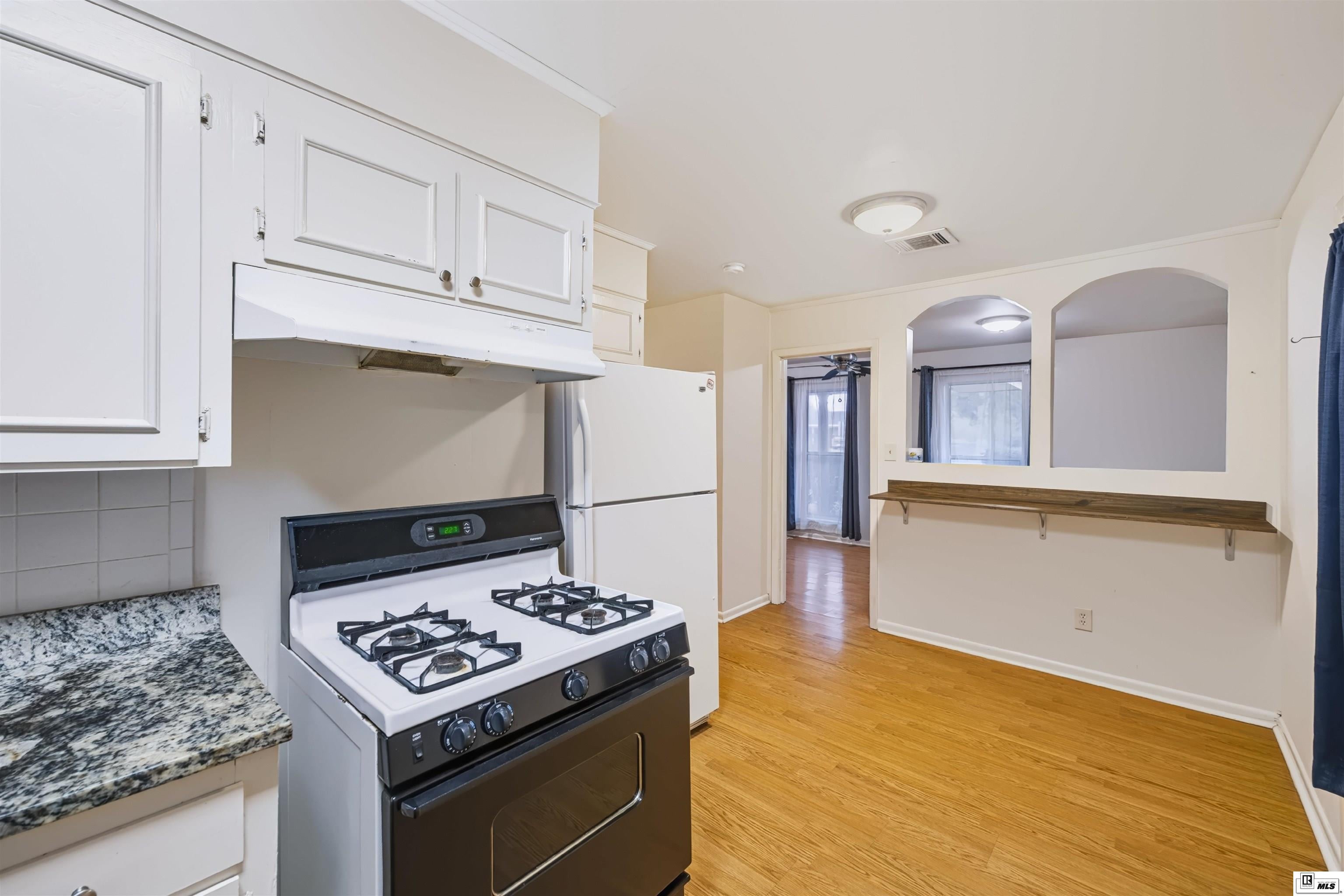 Listing 215