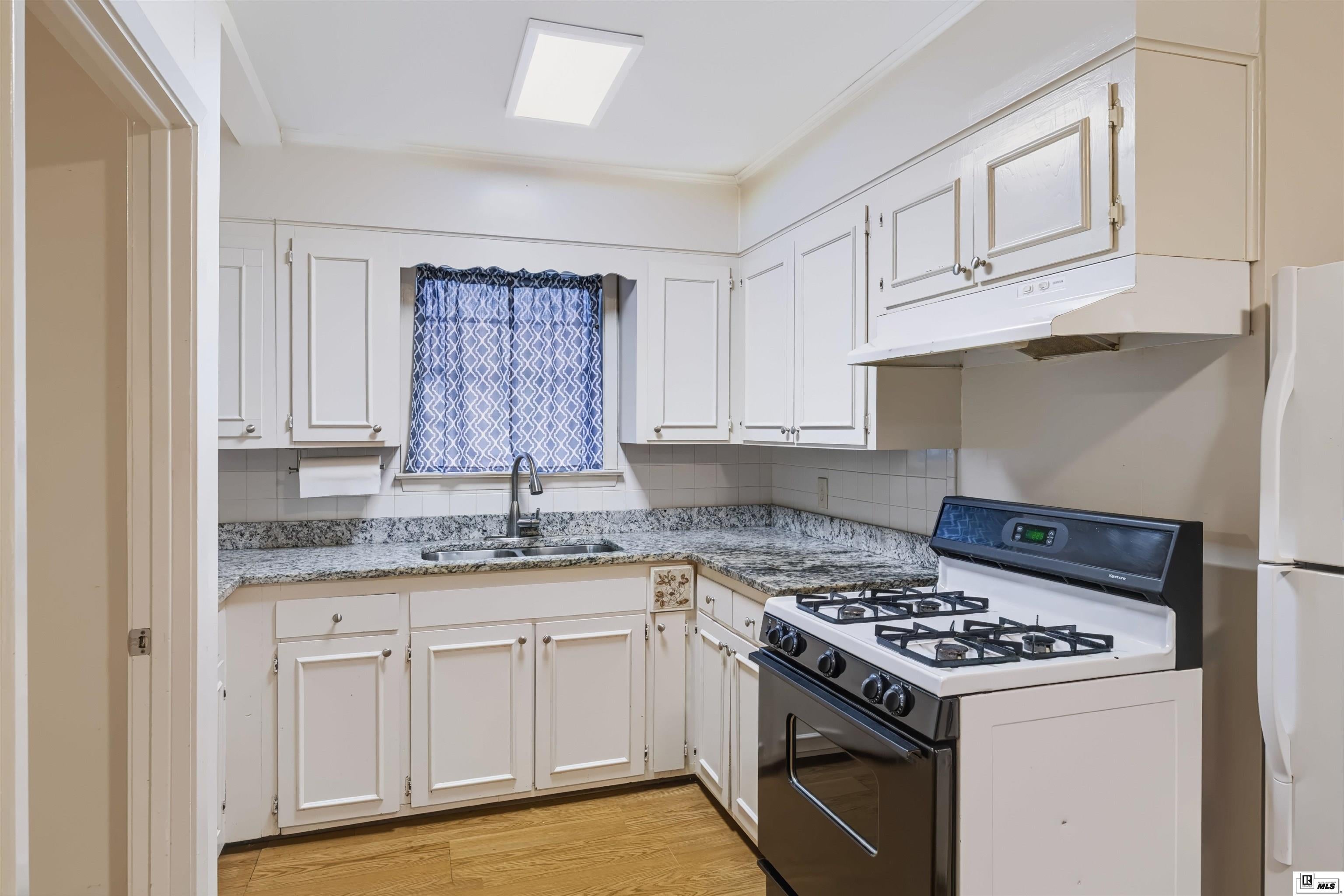 Listing 215