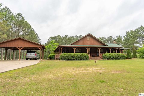 Homes For Sale - 818 Raymond Odom Road<br/> Farmerville, LA 71241