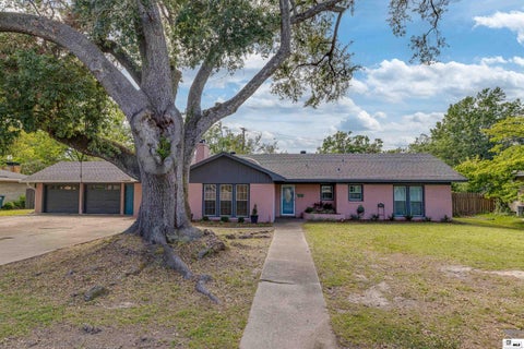 Homes For Sale - 1913 Park Avenue<br/> Ouachita County, Monroe, LA 71201