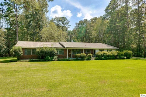 Homes For Sale - 5964 Town & Country Road<br/> Bastrop, LA 71220