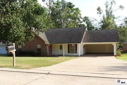 102 Sandhurst Cir – Investment Home