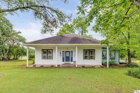 Homes For Sale - 109 Sayre Lake Road<br/> Richland County, Mangham, LA 71259