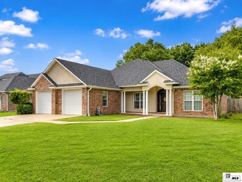 Homes For Sale - 121 Medalist Street<br/> Monroe, LA 71203