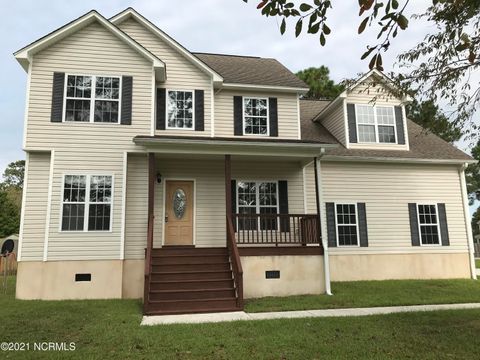 A home in Sneads Ferry