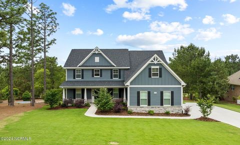 Single Family Residence in West End NC 124 Beacon Ridge Drive.jpg