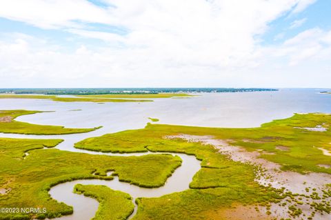 A home in Oak Island