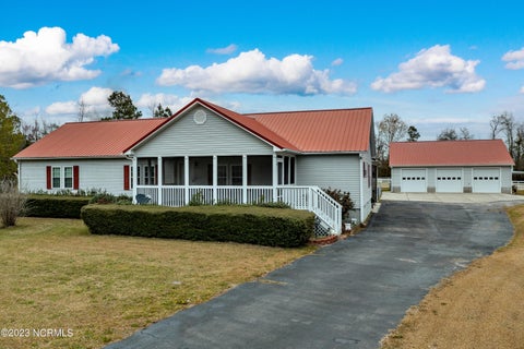 Featured picture for the property 100378400