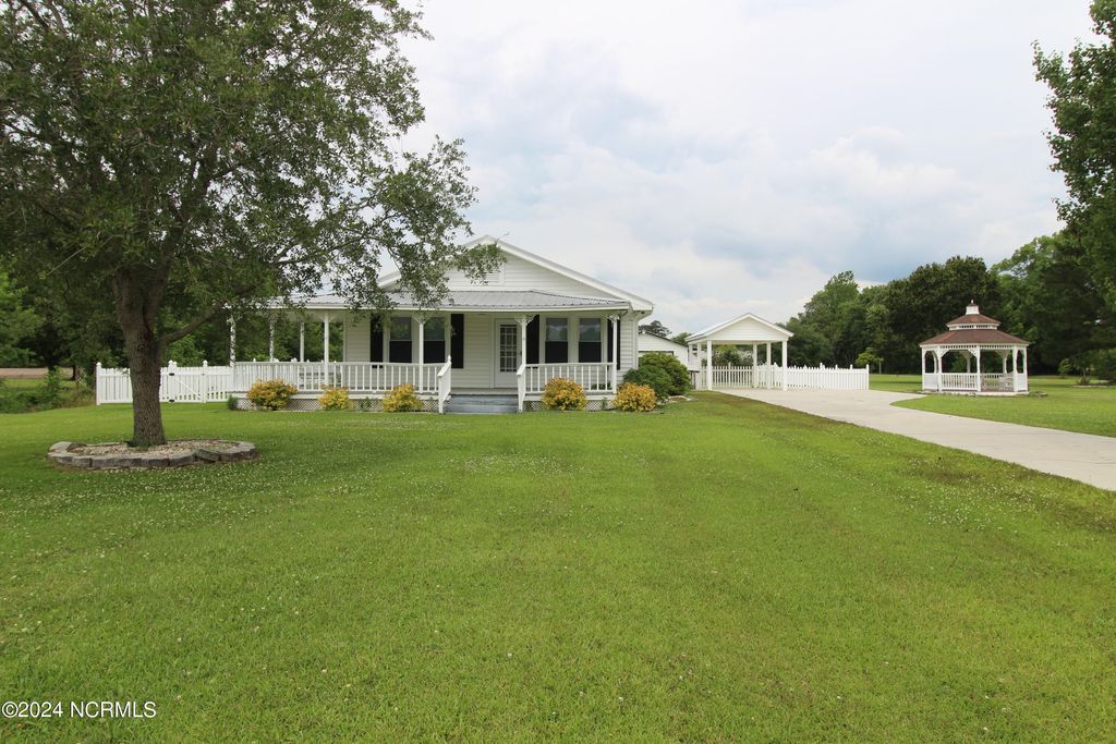 1969 BelgradeSwansboro Road, Maysville, NC 28555, MLS 100445827