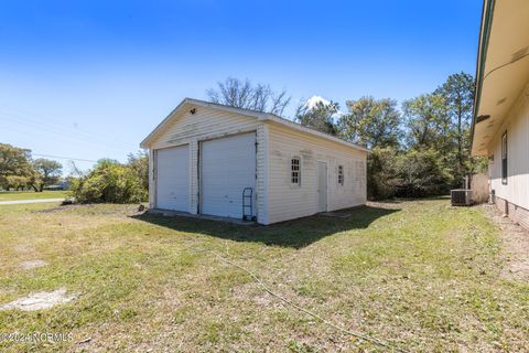 Single Family Residence in Hubert NC 100 Deer Run 8.jpg