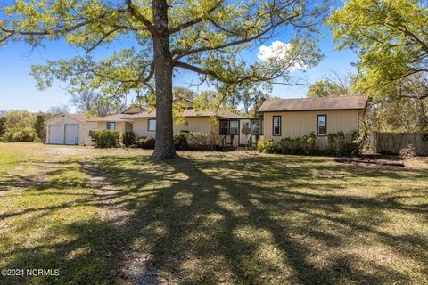 Single Family Residence in Hubert NC 100 Deer Run 5.jpg