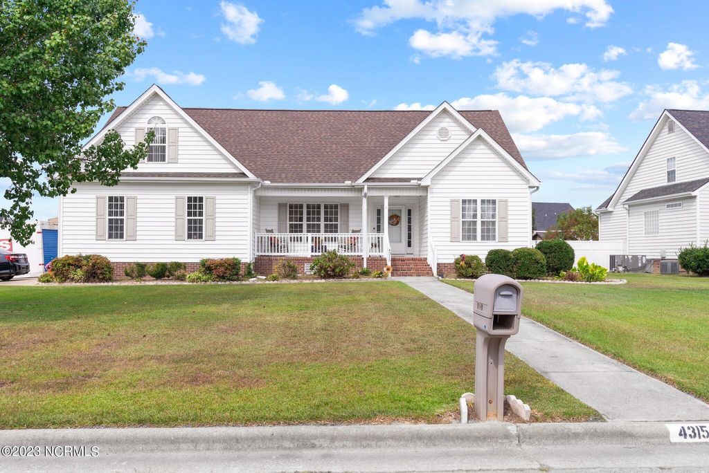 Photo of 4315 NW Cam Strader Drive, Wilson, NC 27896 (MLS # 100410337)