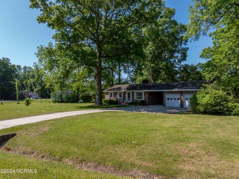 Single Family Residence in Jacksonville NC 9 Mcarthur Drive 35.jpg