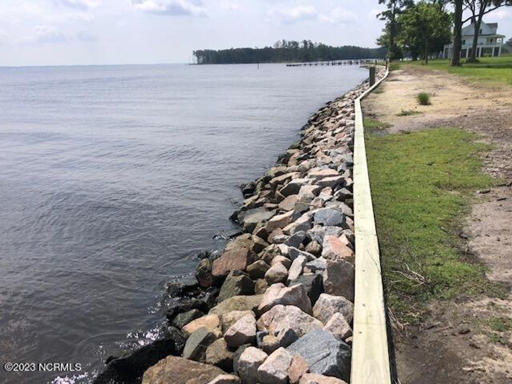 Photo of 16 River Drive, Belhaven, NC 27810 (MLS # 100393206)