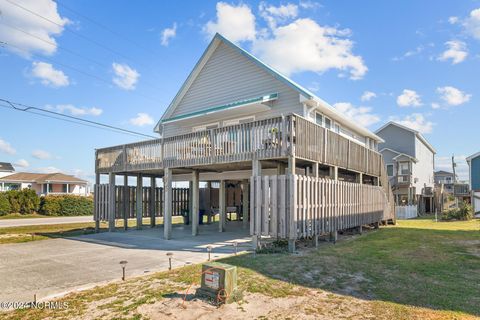 A home in North Topsail Beach