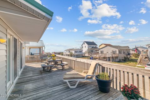 A home in North Topsail Beach