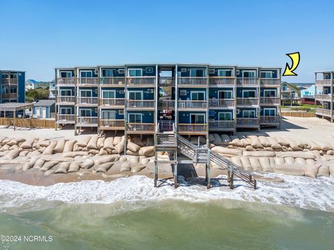 A home in North Topsail Beach