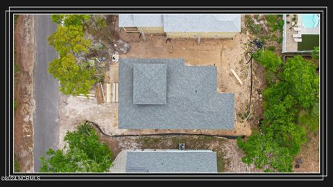 A home in Oak Island