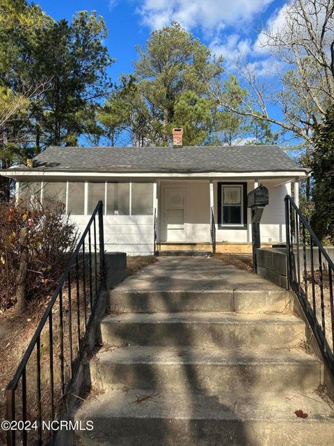 Single Family Residence in Aberdeen NC 616 Arnold Avenue.jpg